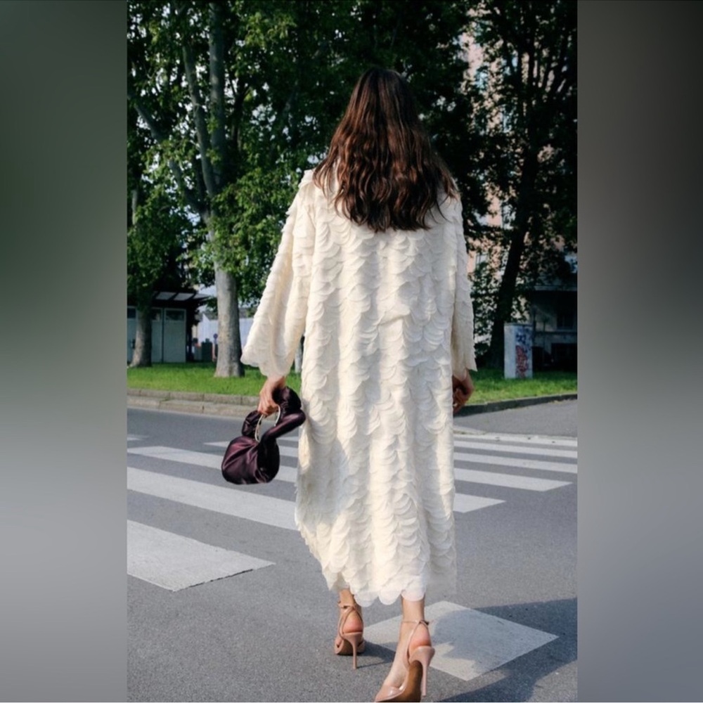 ZARA BIB COLLAR PETAL COAT - Picture 3 of 16